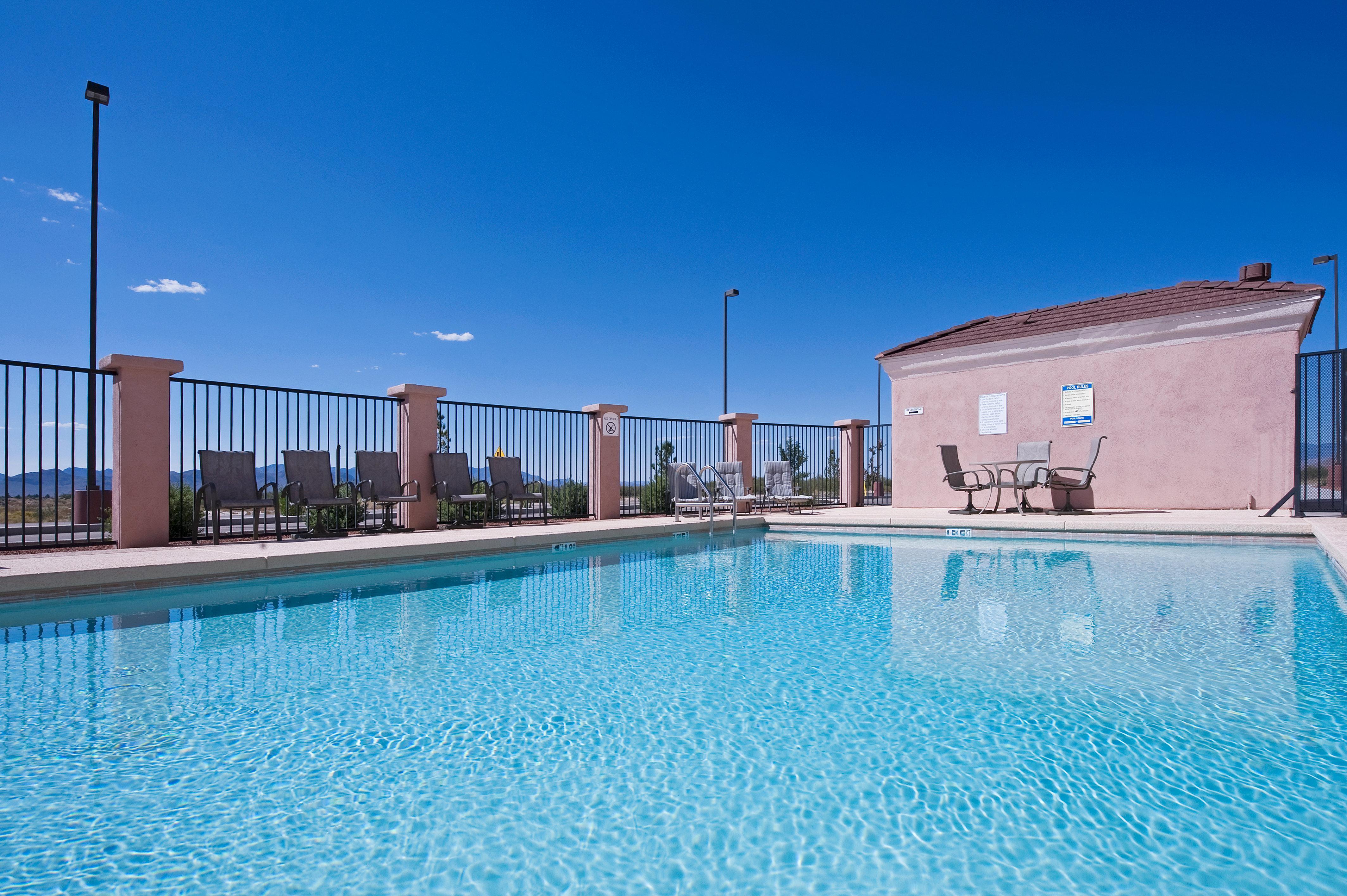 Holiday Inn Express & Suites Willcox Exterior photo